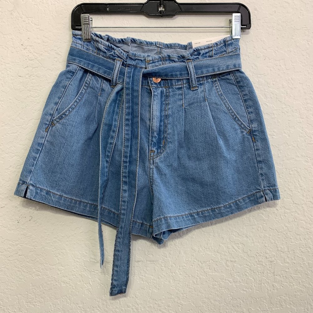 American Eagle Womens Size  26W/2 Super High Rise Denim Mom Short NWT! - Picture 4 of 16